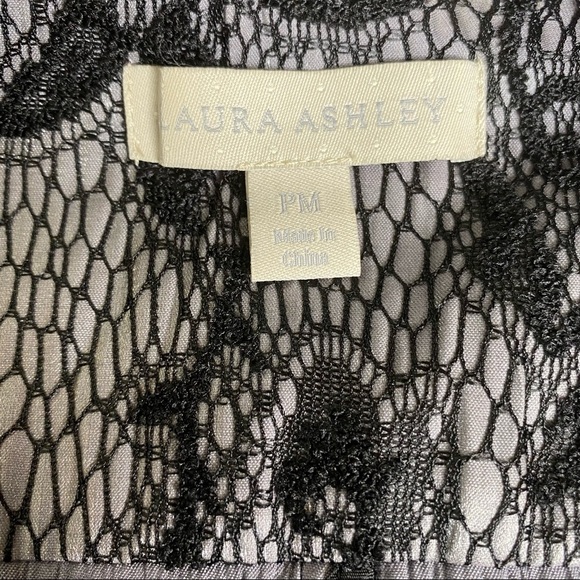 Laura Ashley Blazer. Size MP - Picture 4 of 6
